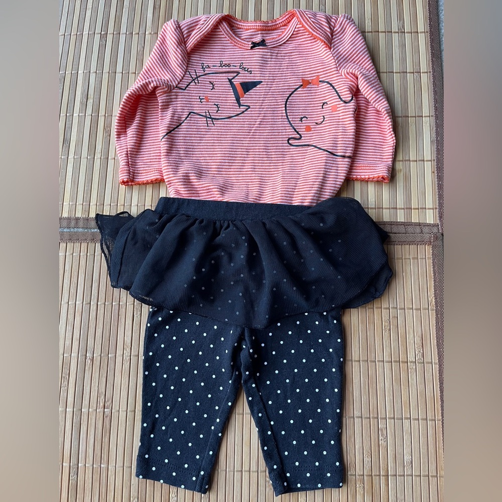 Carter’s Halloween ‘fa-boo-lous’ 2 piece outfit for baby girl Size 3m, 3 Months.